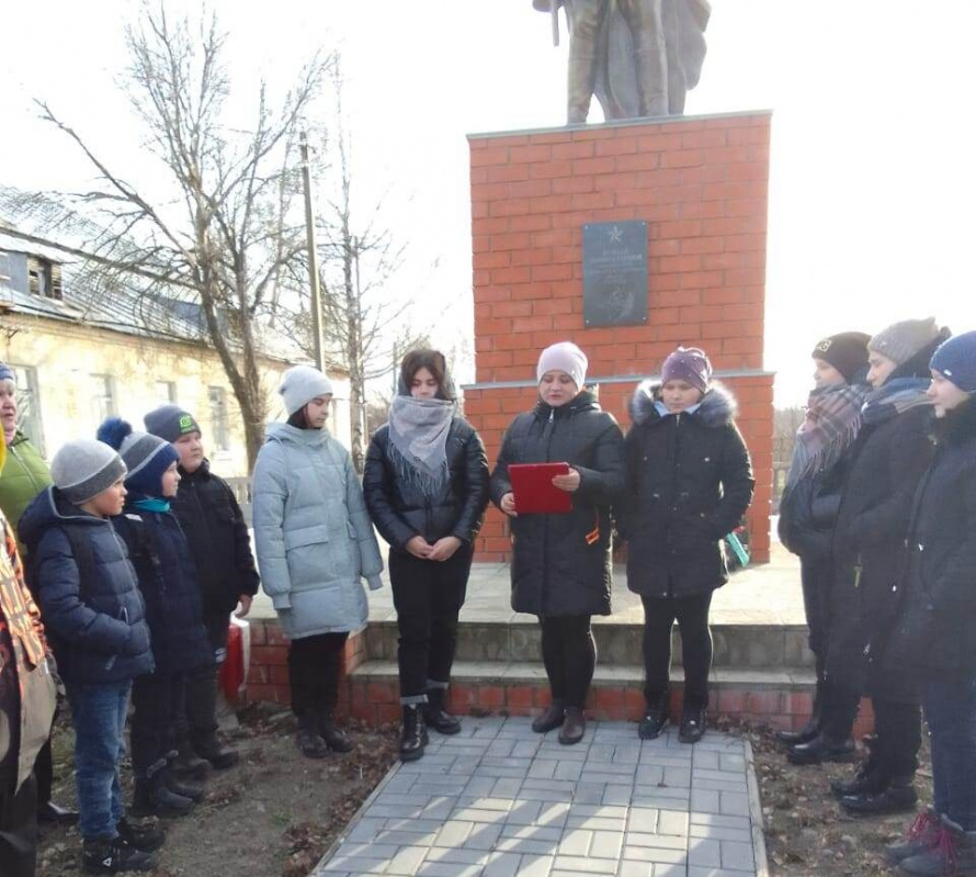 Патриотический час дню неизвестного солдата «Есть память, которой не будет конца»