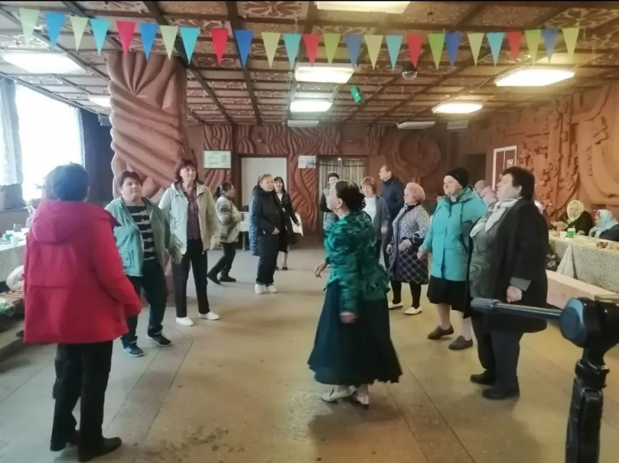 В Бондаревском доме культуры прошло праздничное мероприятие, посвящённое Международному Дню добра и уважения "Пусть в сердце молодость поёт".