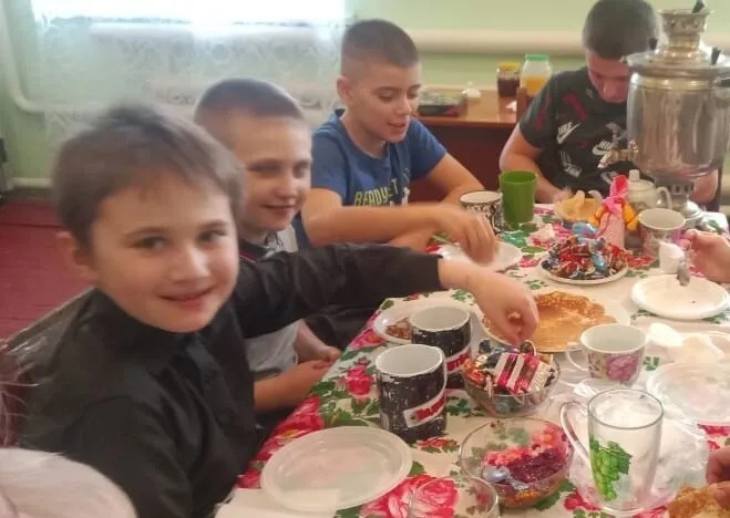 В Волоконовском сельском клубе прошла развлекательная программа "В гости к масленице".
