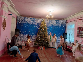 В Волоконовском Доме культуры прошла развлекательная программа "Весёлый Новый год" для детей.🎄🎊🎅🌨⛄