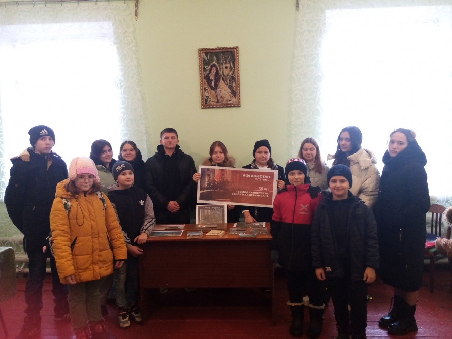 15 января в Волоконовском доме культуры прошел патриотический час "Время выбрало Вас", посвященный 35-ти летию вывода войск из Афганистана.