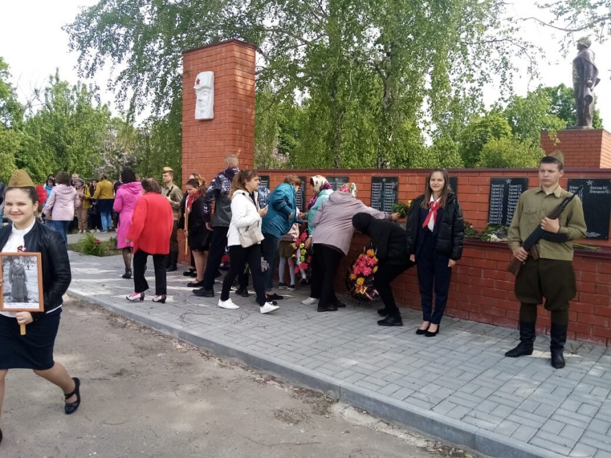 В рамках проведения торжественных мероприятий ко Дню Победы прошел Торжественный митинг,посвящённый Дню Победы "Храним в сердцах огонь Победы ".