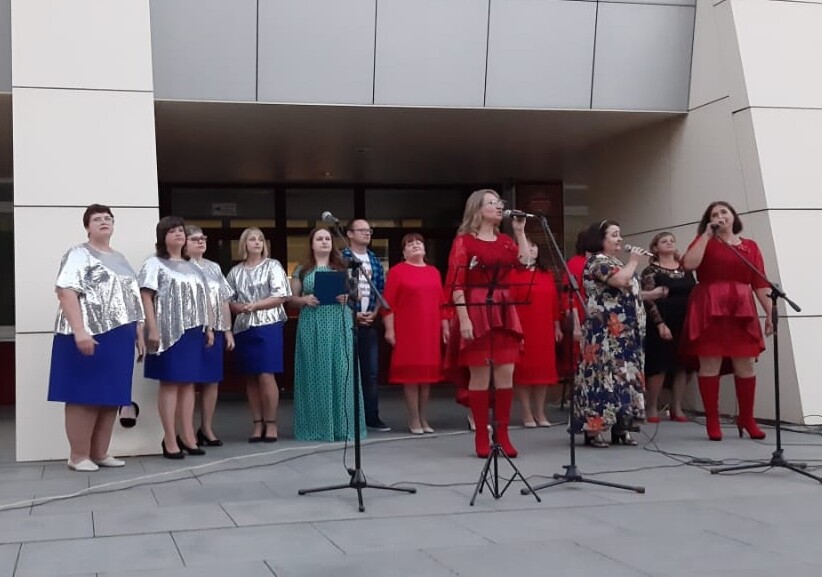 15.07.23. в сквере Кантемировского районного дворца культуры Бондаревский ЦКД совместно с Михайловским ЦКД провели для кантемировцев развлекательную программу "Летнее настроение ".