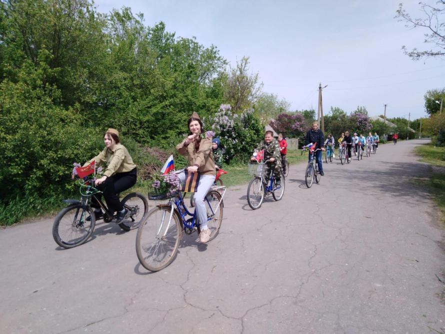 В рамках праздничных мероприятий, посвященных Дню Победы культработники Волоконовского ДК организовали велопробег "Дорогами Победы"