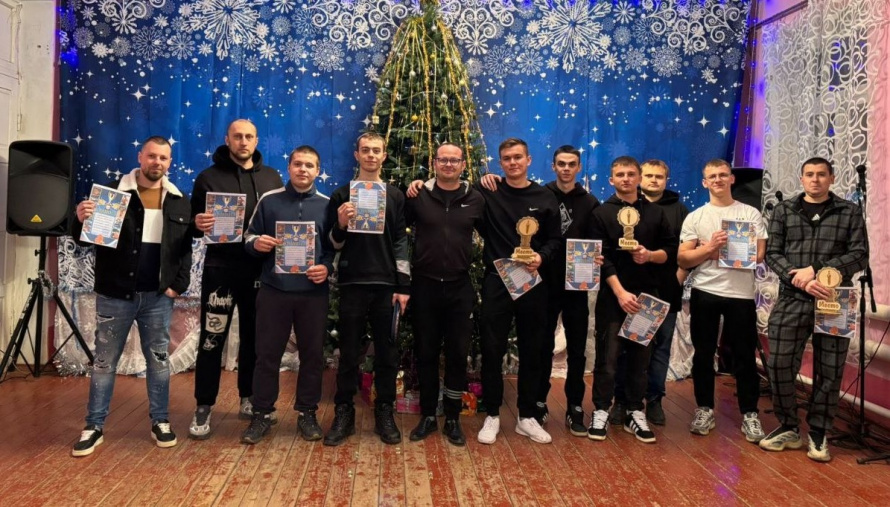 4-го января в Волоконовском доме культуры прошел ежегодный новогодний турнир по настольному теннису среди молодежи "НОВОГОДНЯЯ РАКЕТКА 2025"🏆