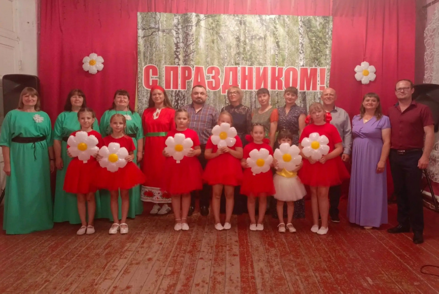 В Волоконовском доме культуры прошла праздничная концертная программа «Под покровом Петра и Февронии»,